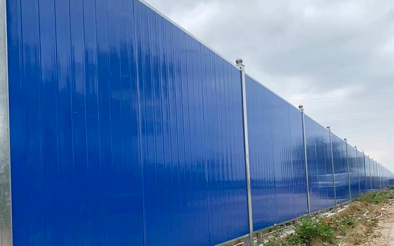 彩鋼瓦圍擋哪種好？彩鋼瓦圍擋選購技巧！